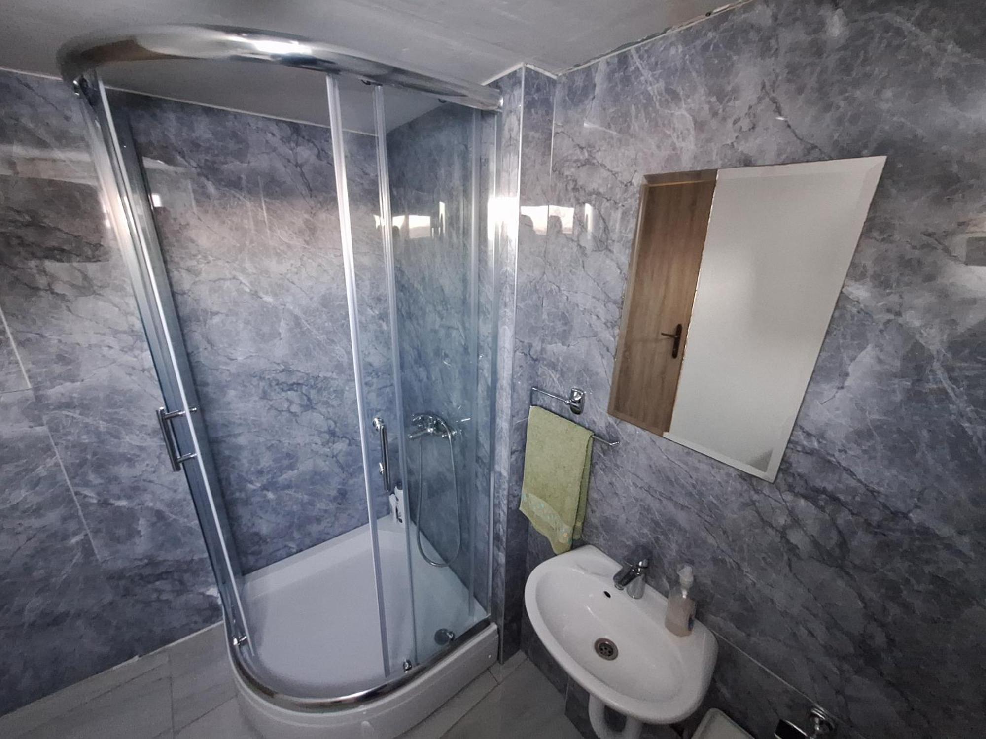 Fly & Stay Apartments Laktasi Ngoại thất bức ảnh