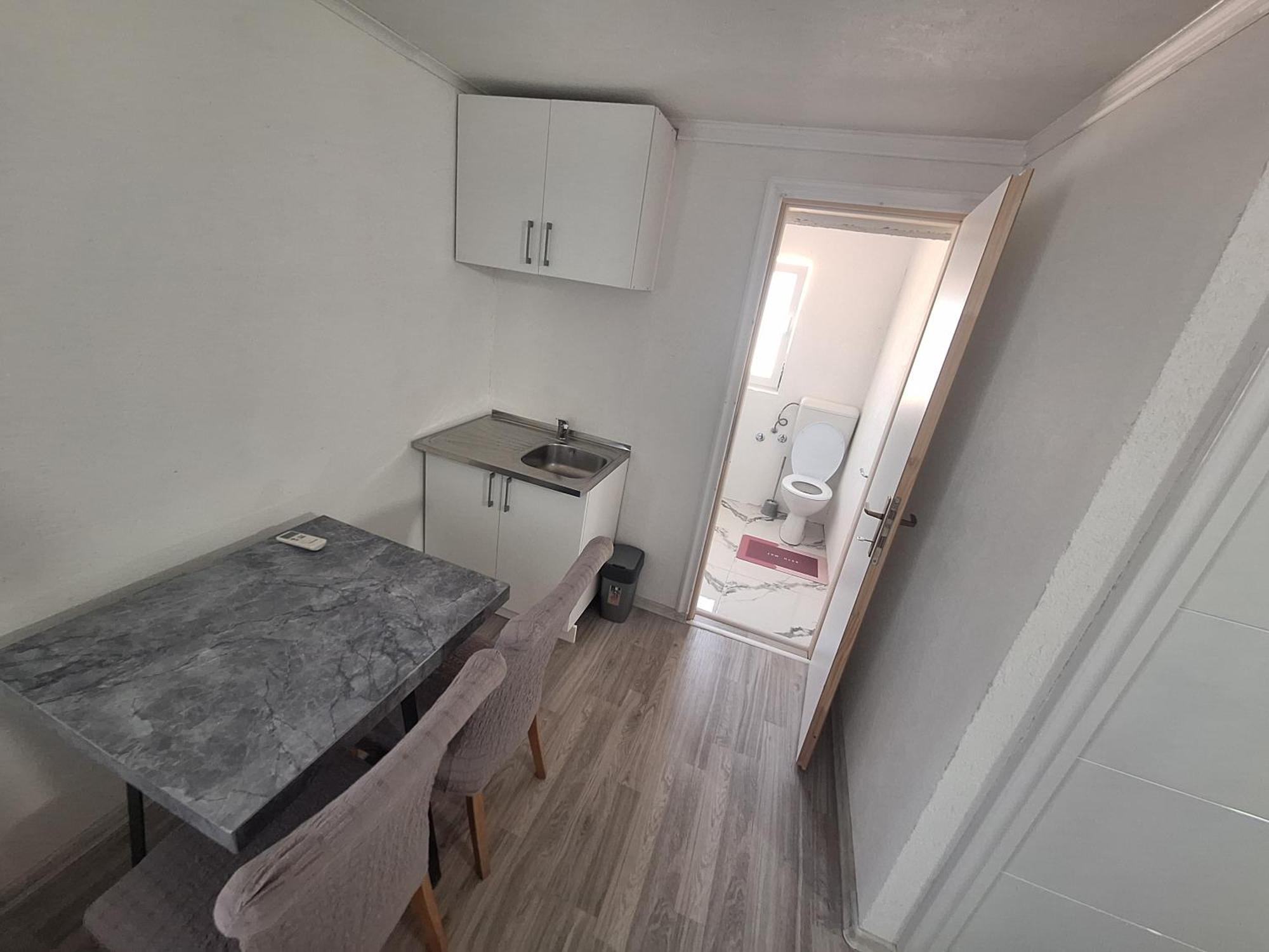 Fly & Stay Apartments Laktasi Ngoại thất bức ảnh